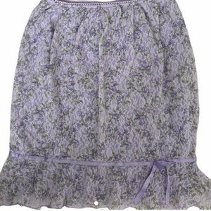 Floral lace midi skirt size small. In perfect condition, no flaws.